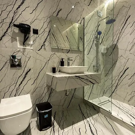 Frourio α1 * Larissa