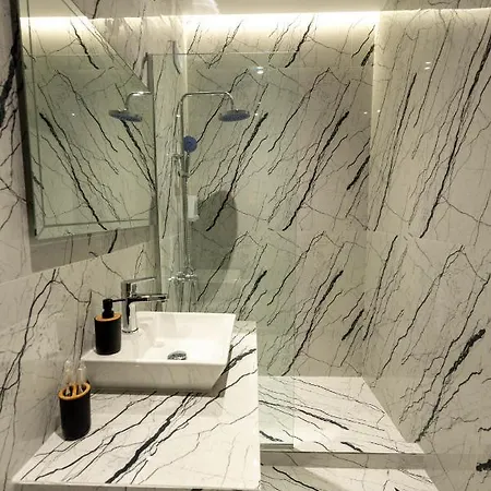 Apartment Frourio α1 *